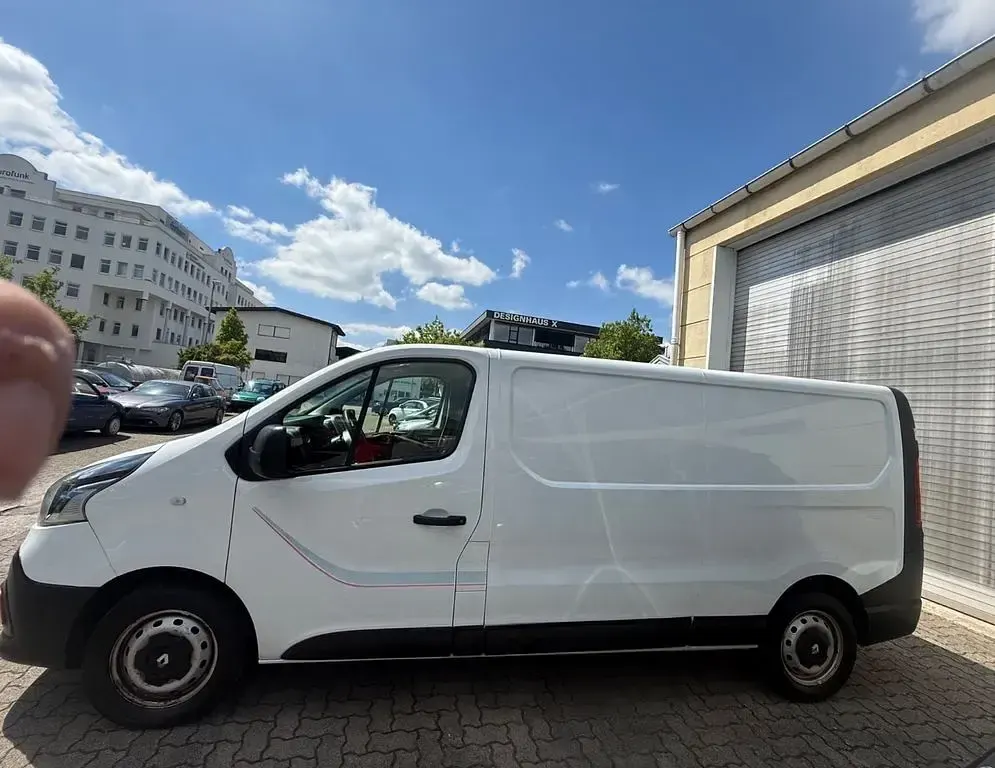 Gebraucht Renault Trafic Komfort 120 PS (88 kW) 2019 Weiß Van / Kleinbus
