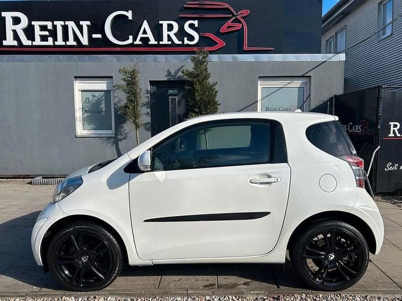 Gebraucht Toyota iQ 68 PS (50 kW) 2012 Weiß Kleinwagen