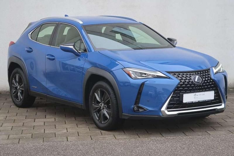 Gebraucht Lexus UX 250h Launch Edition 184 PS (135 kW) 2019 Blau SUV