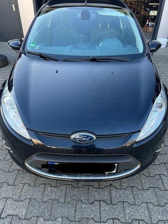 Gebraucht Ford Fiesta Titanium 97 PS (71 kW) 2010 Schwarz Kleinwagen
