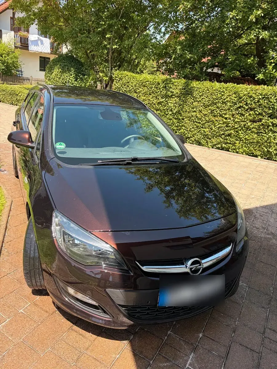 Gebraucht Opel Astra 110 PS (80 kW) 2015 Braun Kombi