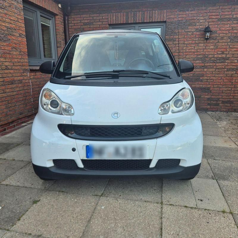 Weiß Gebraucht 2010 Smart ForTwo Coupé Coupé | 3.500 € (Fairer Preis) - Bild 1/4