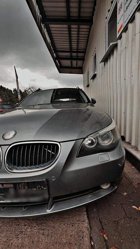 Grau Gebraucht 2005 BMW 535 Kombi | 4.700 € (Superpreis) - Bild 1/4