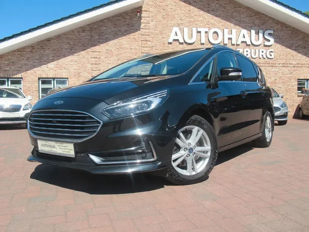 Gebraucht Ford S-MAX Titanium 190 PS (139 kW) 2022 Schwarz Van / Kleinbus