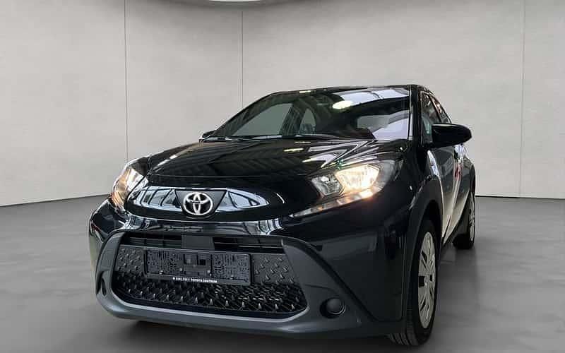 Schwarz Neu 2025 Toyota Aygo X Business Edition SUV | 18.290 € - Bild 1/4