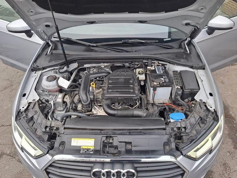 Gebraucht Audi A3 116 PS (85 kW) 2018 Silber Limousine