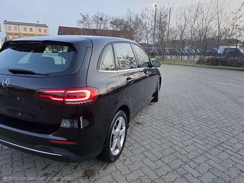 Gebraucht Mercedes E250 Style 160 PS (117 kW) 2021 Schwarz Kombi