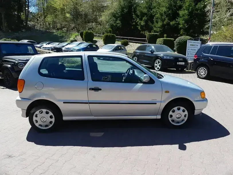 Second-hand VW Polo 60 CP (44 kW) 1999 Argintiu Hatchback