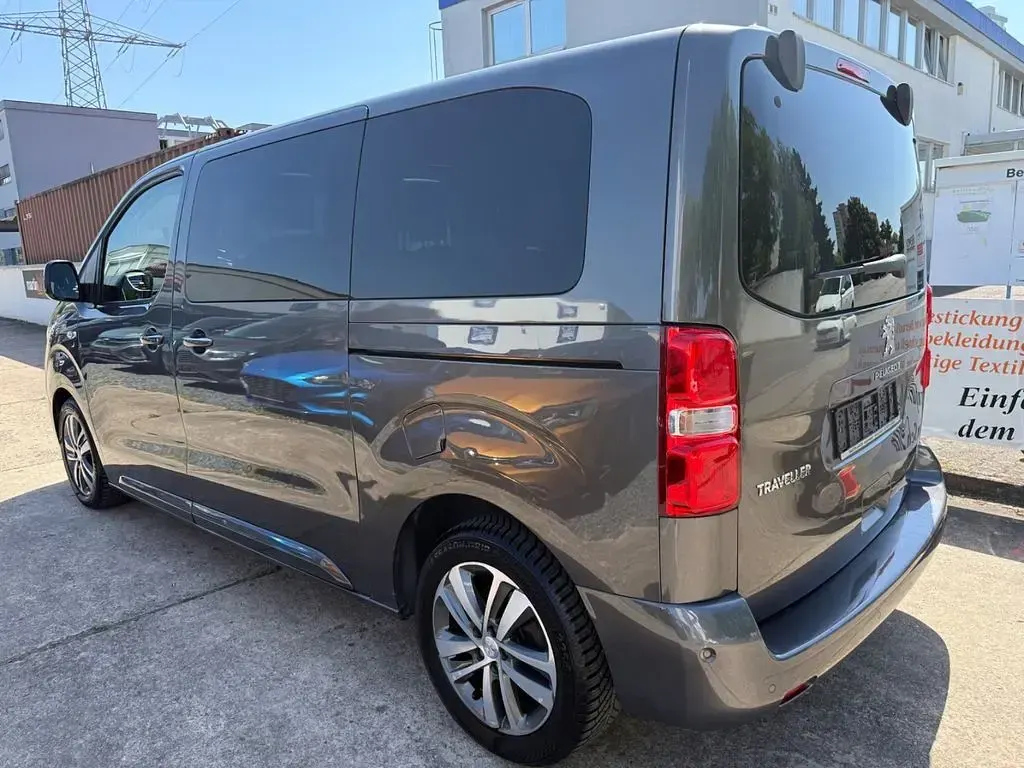 Gebraucht Peugeot Traveller Allure 177 PS (130 kW) 2017 Grau Van / Kleinbus