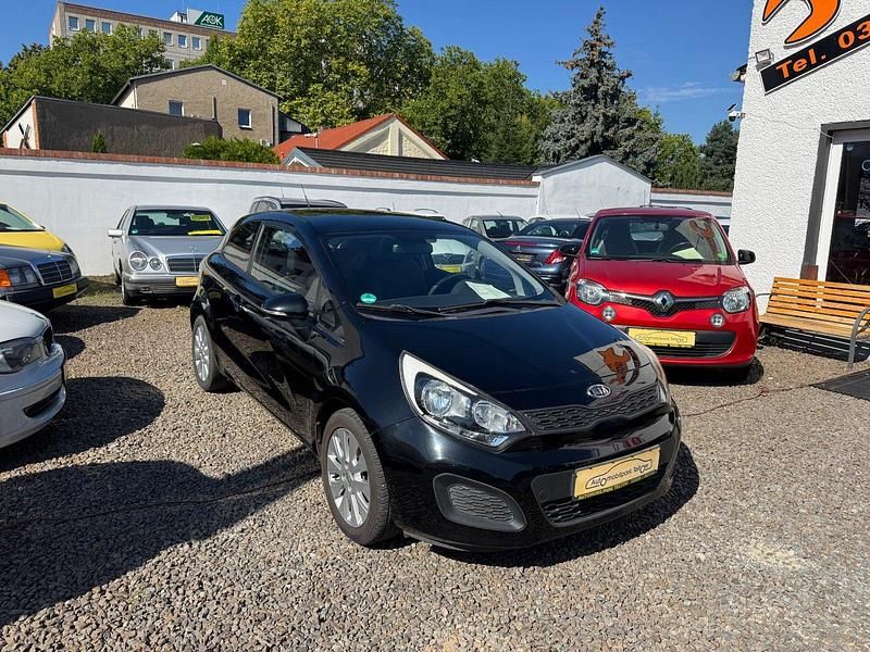 Usata Kia Rio 86 CV (63 kW) 2012 Nero Utilitaria