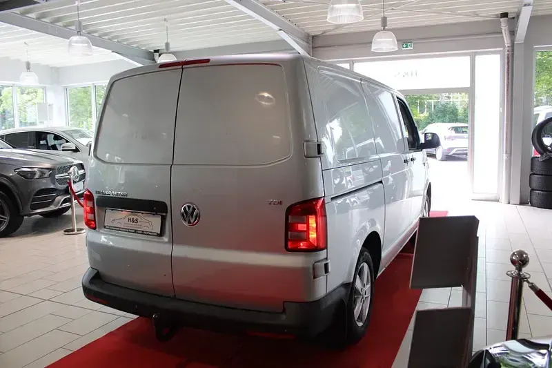Gebraucht VW T6 150 PS (110 kW) 2016 Reflexsilber Van