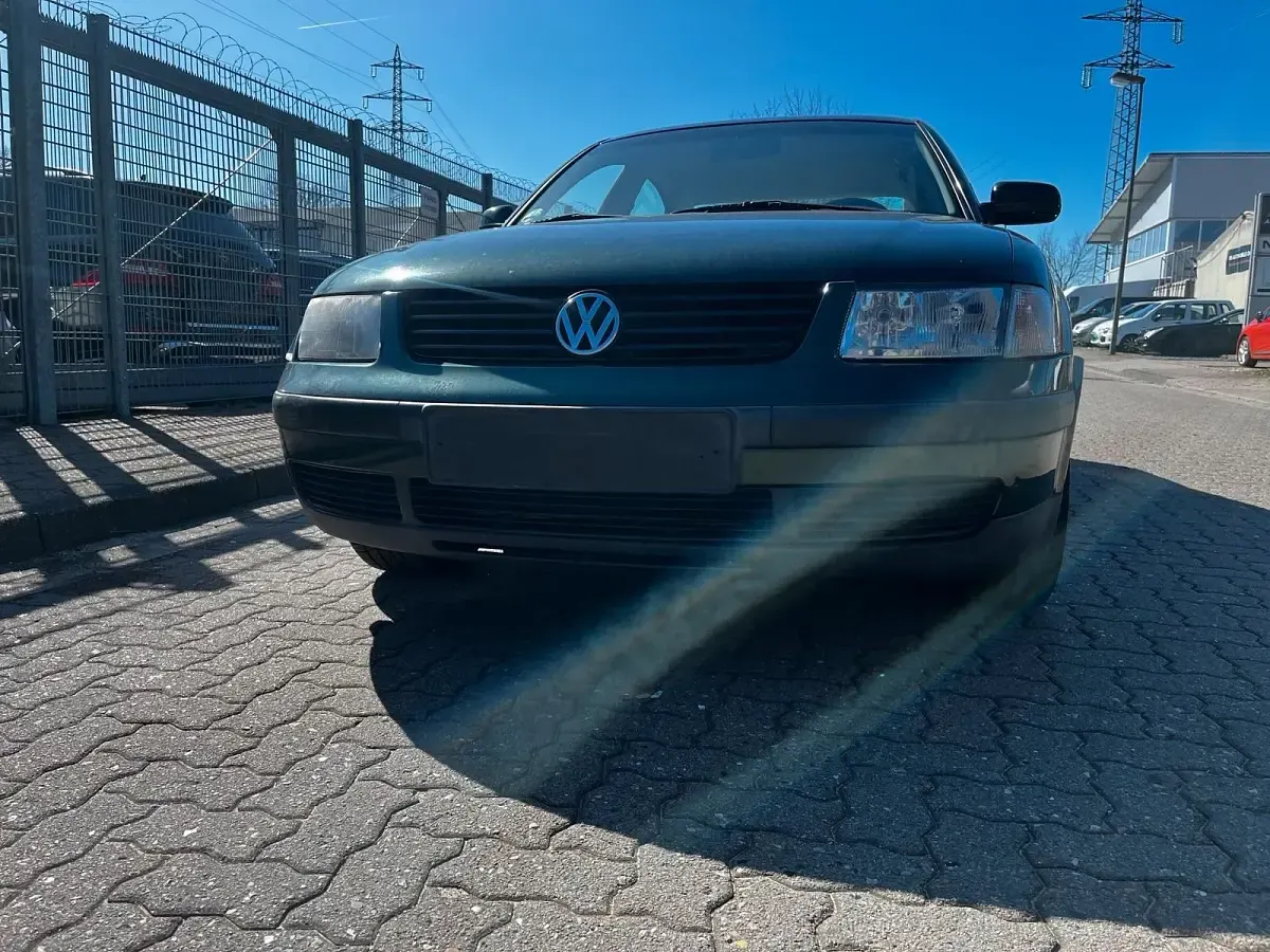 Gebraucht VW Passat 101 PS (74 kW) 1998 Grün Limousine