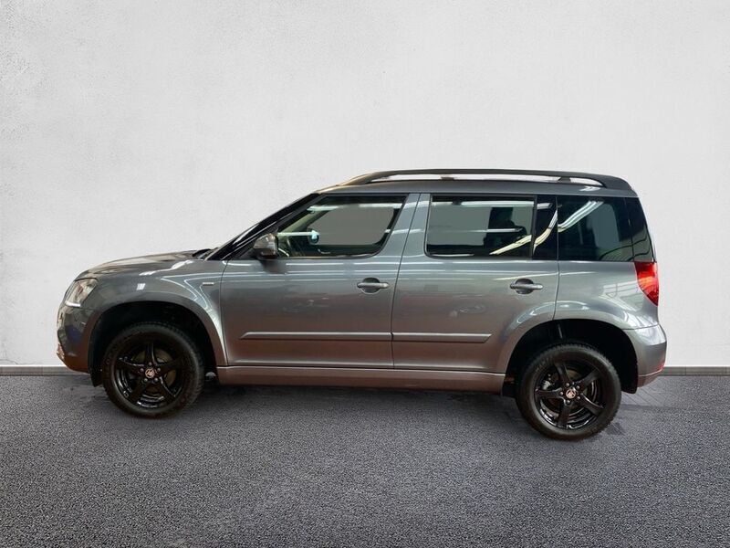 Gebraucht Skoda Yeti Drive 110 PS (80 kW) 2017 Platingrau metallic SUV