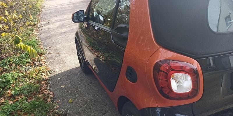 Gebraucht Smart ForTwo Cabrio 90 PS (66 kW) 2019 Schwarz Cabrio