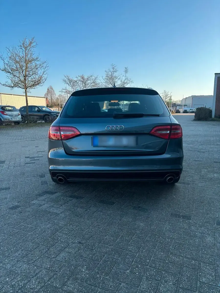 Gebraucht Audi A4 S-Line 204 PS (150 kW) 2012 Grau Kombi