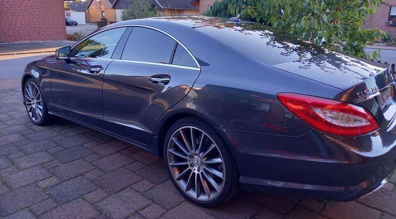 Grau Gebraucht 2012 Mercedes CLS500 Coupé | 24.990 € (Fairer Preis) - Bild 1/4