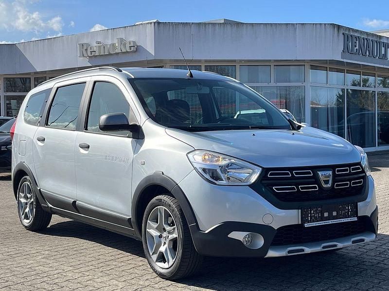 Gebraucht Dacia Lodgy Stepway 131 PS (96 kW) 2020 Silber Van / Kleinbus