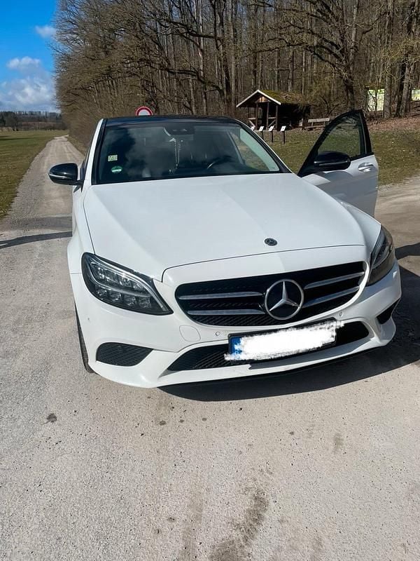 Gebraucht Mercedes C200 150 PS (110 kW) 2019 Weiß Limousine