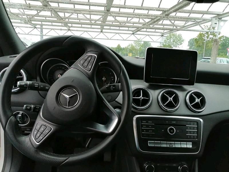 Gebraucht Mercedes CLA200 136 PS (100 kW) 2017 Weiß Kombi