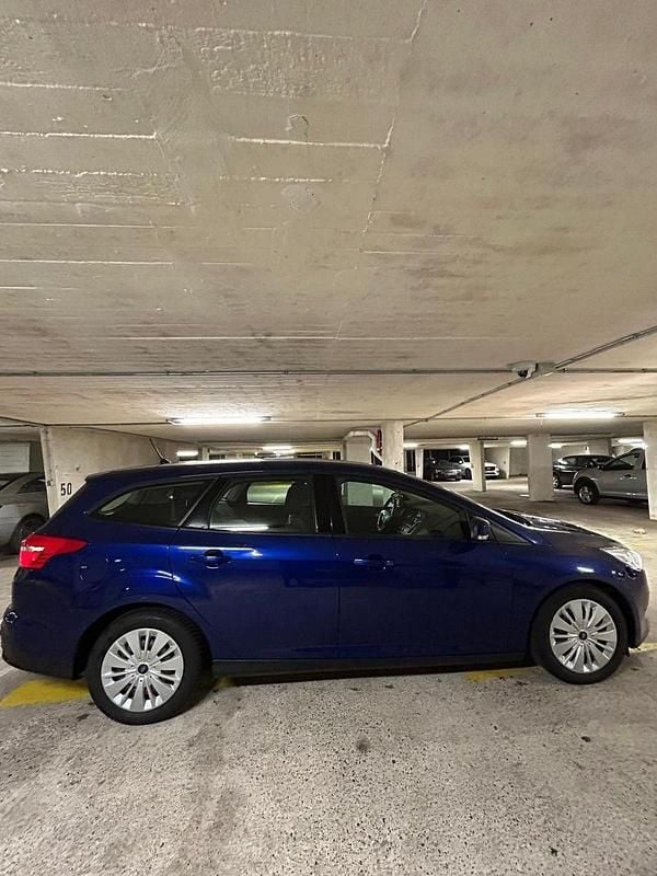 Gebraucht Ford Focus Business Edition 125 PS (91 kW) 2018 Blau Kombi