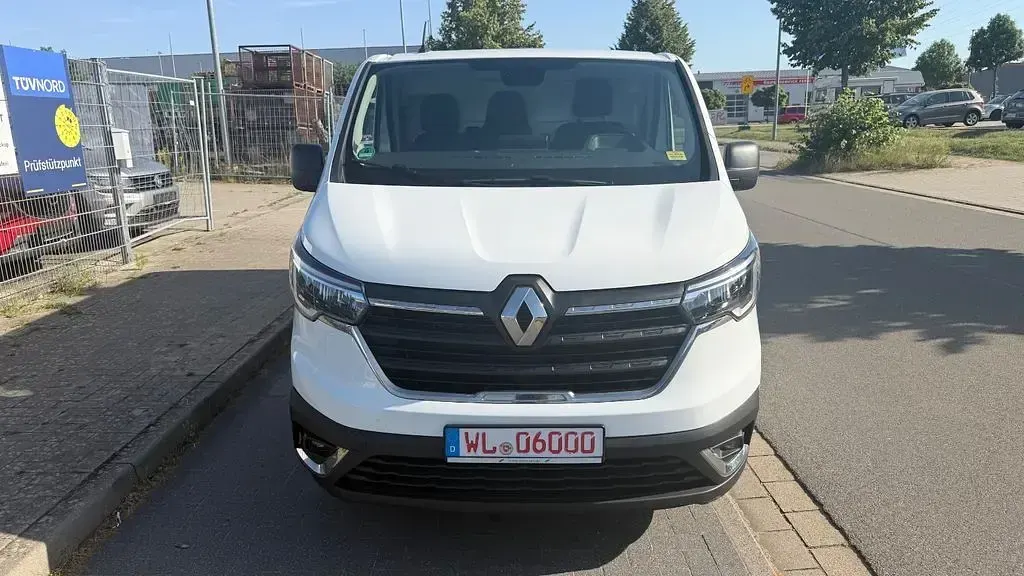 Gebraucht Renault Trafic Komfort 110 PS (80 kW) 2023 Weiß Van / Kleinbus