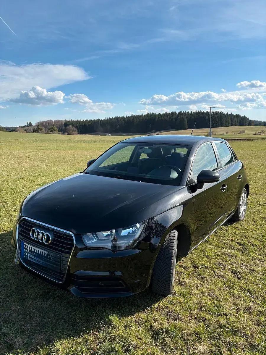 Gebraucht Audi A1 Sportback Attraction 86 PS (63 kW) 2015 Schwarz Kleinwagen