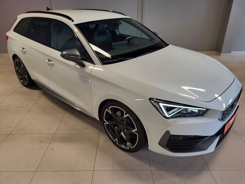 Weiß Gebraucht 2023 Cupra Leon VZ Limousine | 35.780 € (Fairer Preis) - Bild 1/4