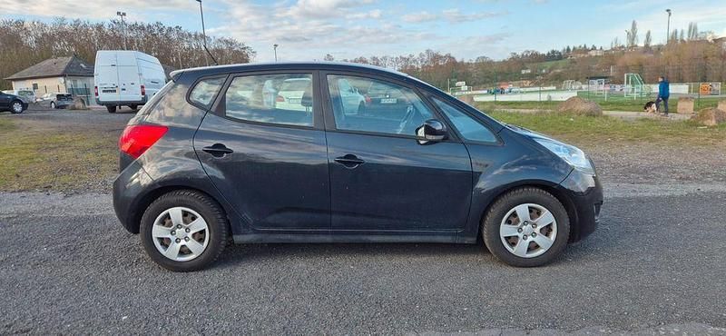 Gebraucht Kia Venga Spirit 128 PS (94 kW) 2011 Schwarz Kleinwagen