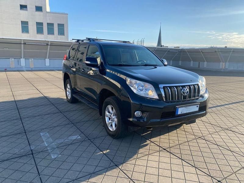Schwarz Gebraucht 2010 Toyota Land Cruiser SUV | 19.599 € (Guter Preis) - Bild 1/4
