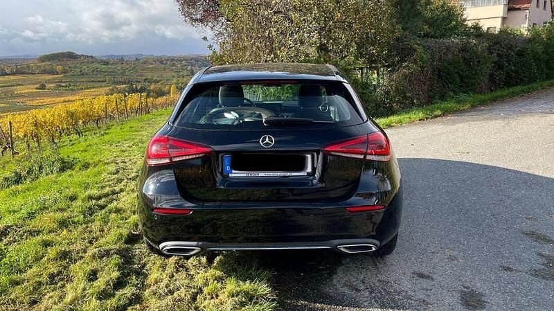 Gebraucht Mercedes A200 Progressive 163 PS (119 kW) 2018 Schwarz Limousine