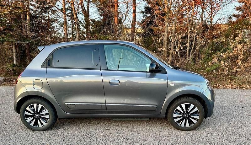 Gebraucht Renault Twingo Techno 60 kW (82 PS) 2022 Grau Kleinwagen
