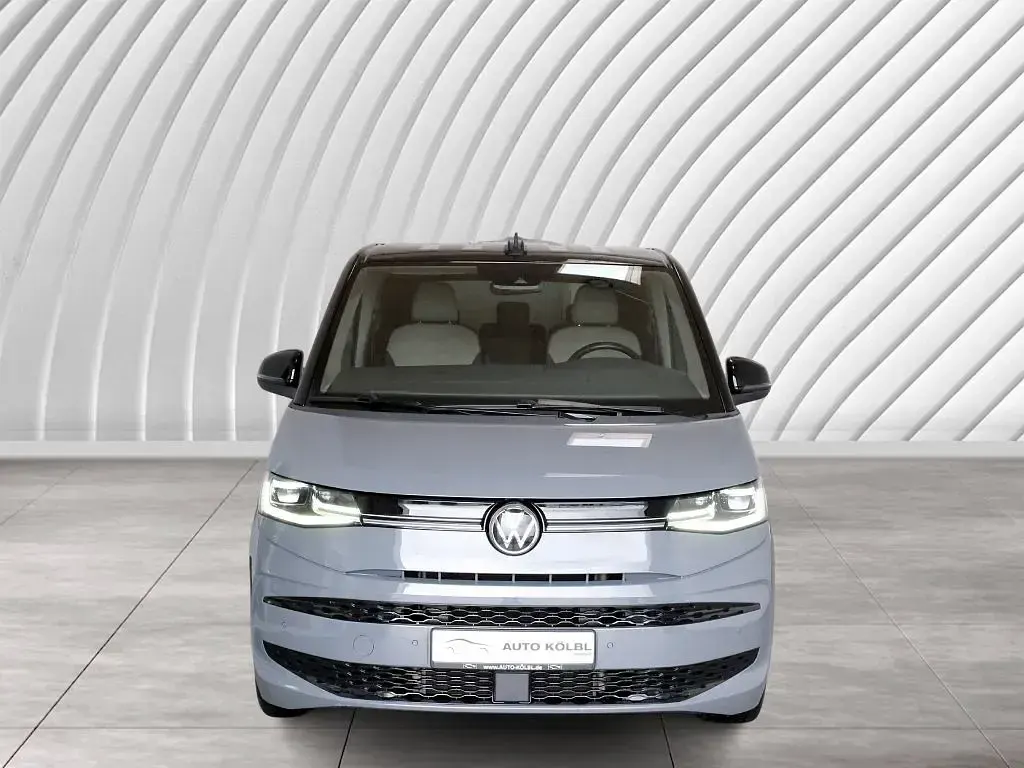 Gebraucht VW Multivan Edition 150 PS (110 kW) 2023 Pure grey Van / Kleinbus