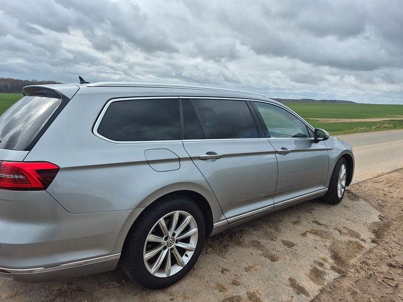 Gebraucht VW Passat Highline 150 PS (110 kW) 2018 Silber Kombi