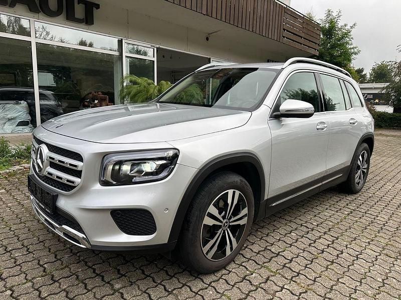 Silber Gebraucht 2021 Mercedes GLB200 SUV | 26.950 € (Fairer Preis) - Bild 1/4