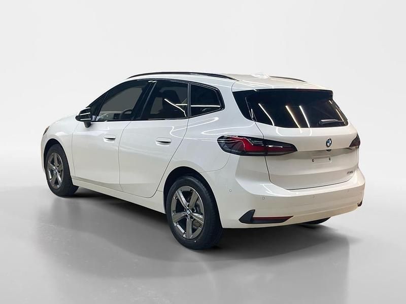 Neu BMW 218 Active Tourer Efficient Dynamics 136 PS (100 kW) 2025 Weiß Van / Kleinbus