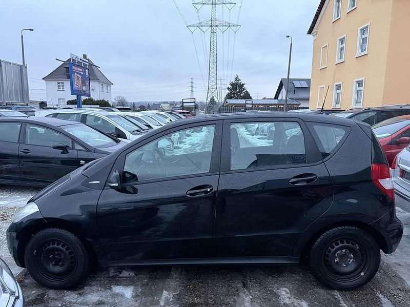 Gebraucht Mercedes A160 95 PS (69 kW) 2012 Kosmosschwarz  metalliclack Kleinwagen