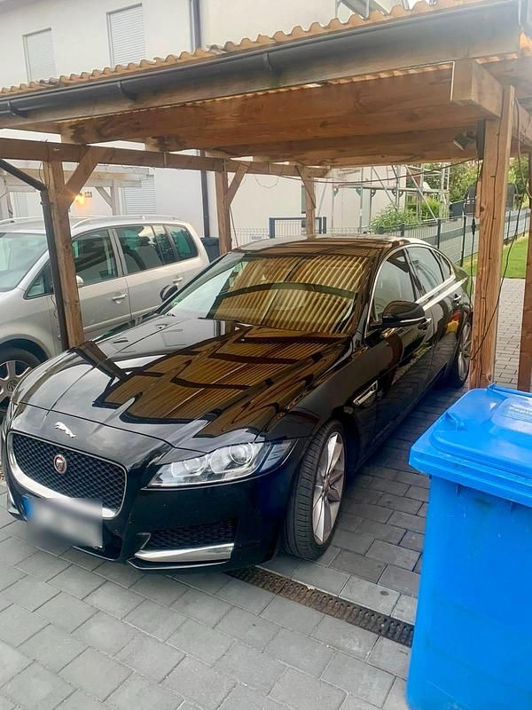Gebraucht Jaguar XF 179 PS (131 kW) 2016 Schwarz Limousine