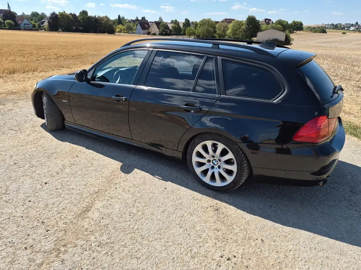 Gebraucht BMW 318 143 PS (105 kW) 2009 Schwarz Kombi