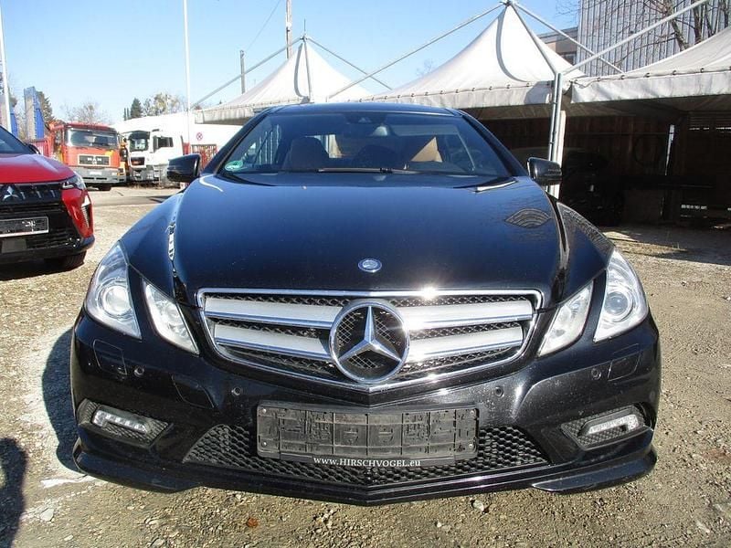 Gebraucht Mercedes E350 AMG 265 PS (194 kW) 2012 Schwarz Coupé