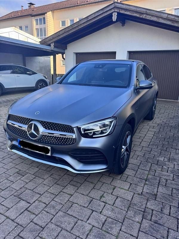 Gebraucht Mercedes GLC300e AMG line 211 PS (155 kW) 2021 Grau Coupé
