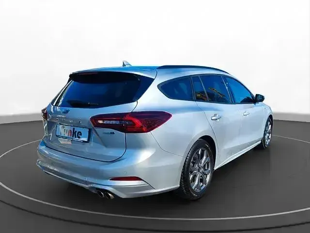 Gebraucht Ford Focus ST-Line 155 PS (114 kW) 2023 Polarsilber metallic Kombi