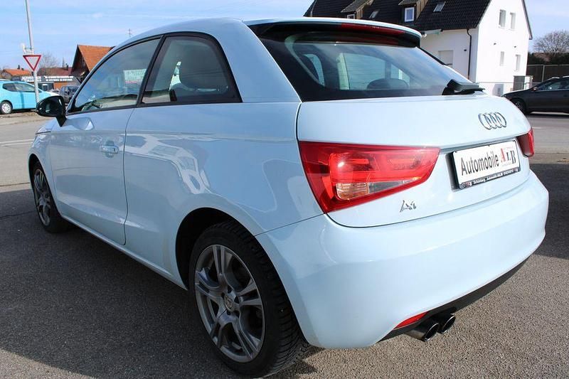 Gebraucht Audi A1 Ambition 122 PS (89 kW) 2010 Blau Kleinwagen
