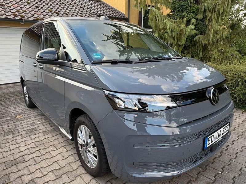 Gebraucht VW Multivan 136 PS (100 kW) 2023 Grau Van