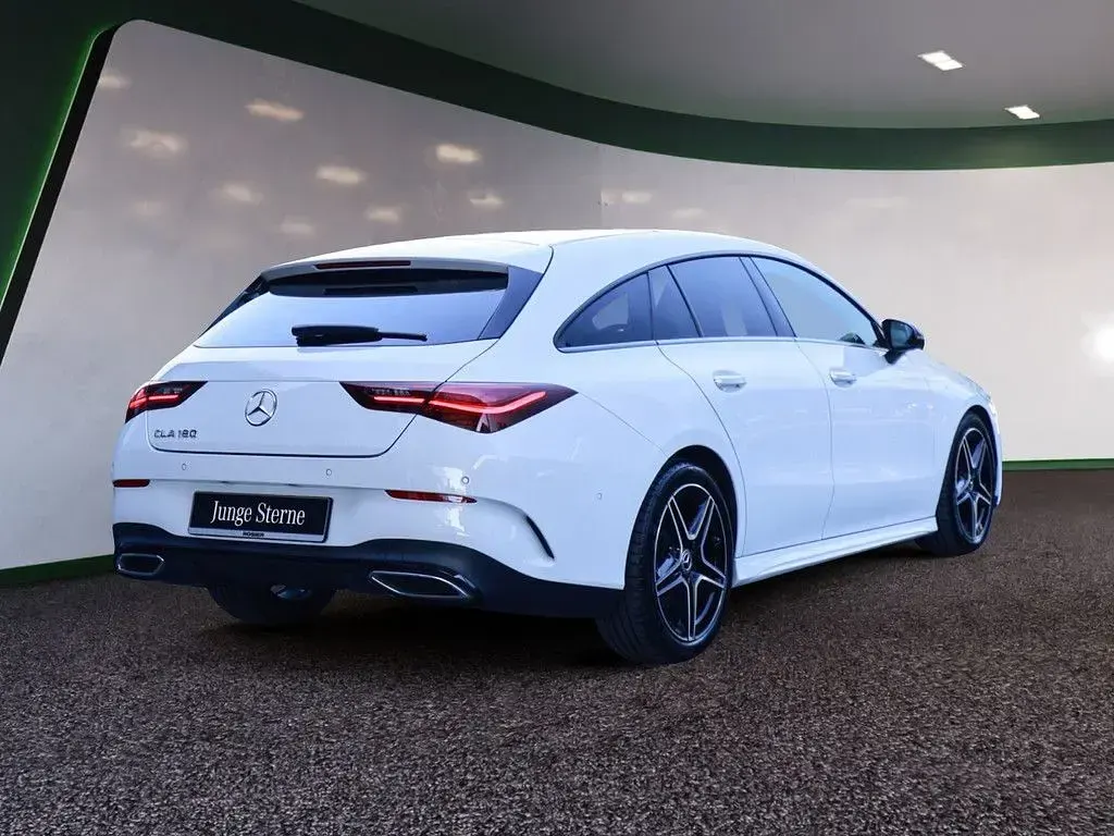 Gebraucht Mercedes CLA180 Premium Plus 136 PS (100 kW) 2024 Weiss / digitalweiss (metallic) Coupé