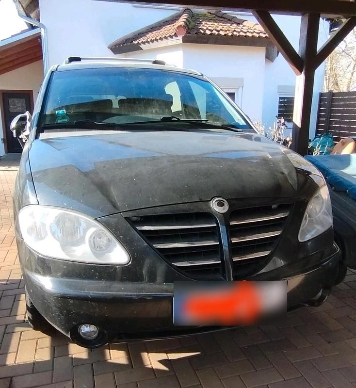 Gebraucht Ssangyong (KGM) Rodius 163 PS (119 kW) 2006 Schwarz Van / Kleinbus