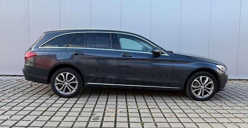 Gebraucht Mercedes C250 204 PS (150 kW) 2015 Grau Kombi
