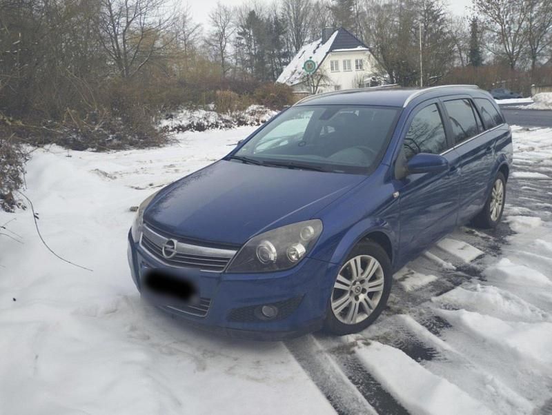 Gebraucht Opel Astra Edition 110 PS (80 kW) 2009 Blau Kombi