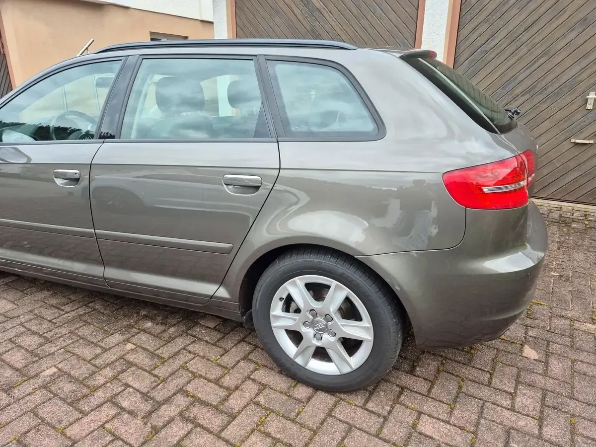 Second-hand Audi A3 104 CP (76 kW) 2011 Gri Hatchback