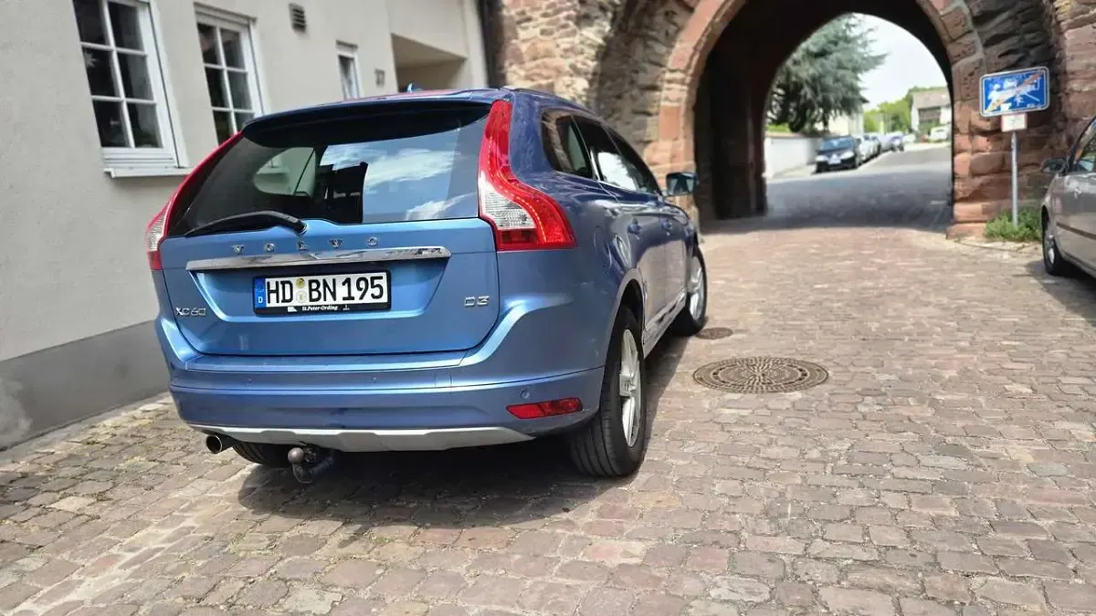 Gebraucht Volvo XC60 Summum 150 PS (110 kW) 2017 Blau SUV