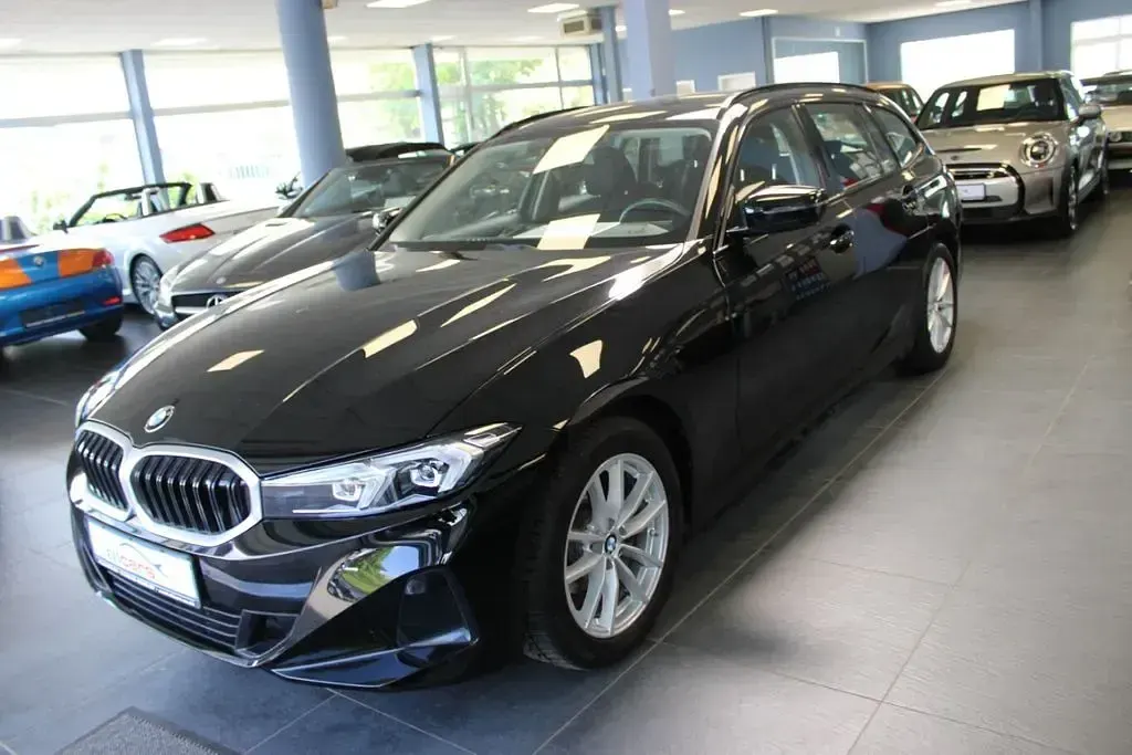 Gebraucht BMW 318 156 PS (114 kW) 2024 Schwarz Kombi